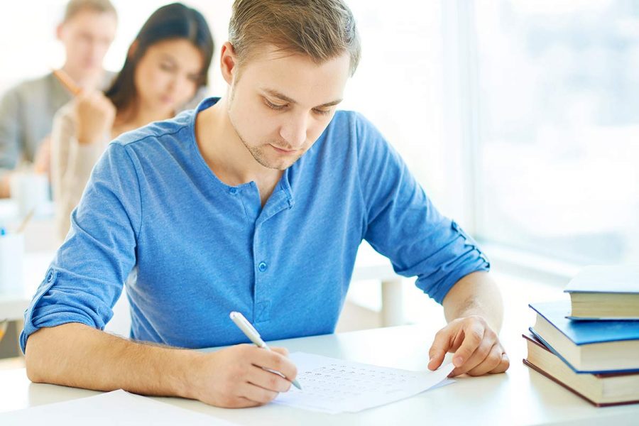 Étudiant ayant besoin de conseil pour réussir son DCG