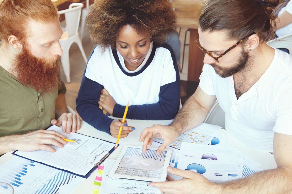 Etudiants du tp gestionnaire comptable et fiscal de l'ENCG recherchant les métiers après la formation