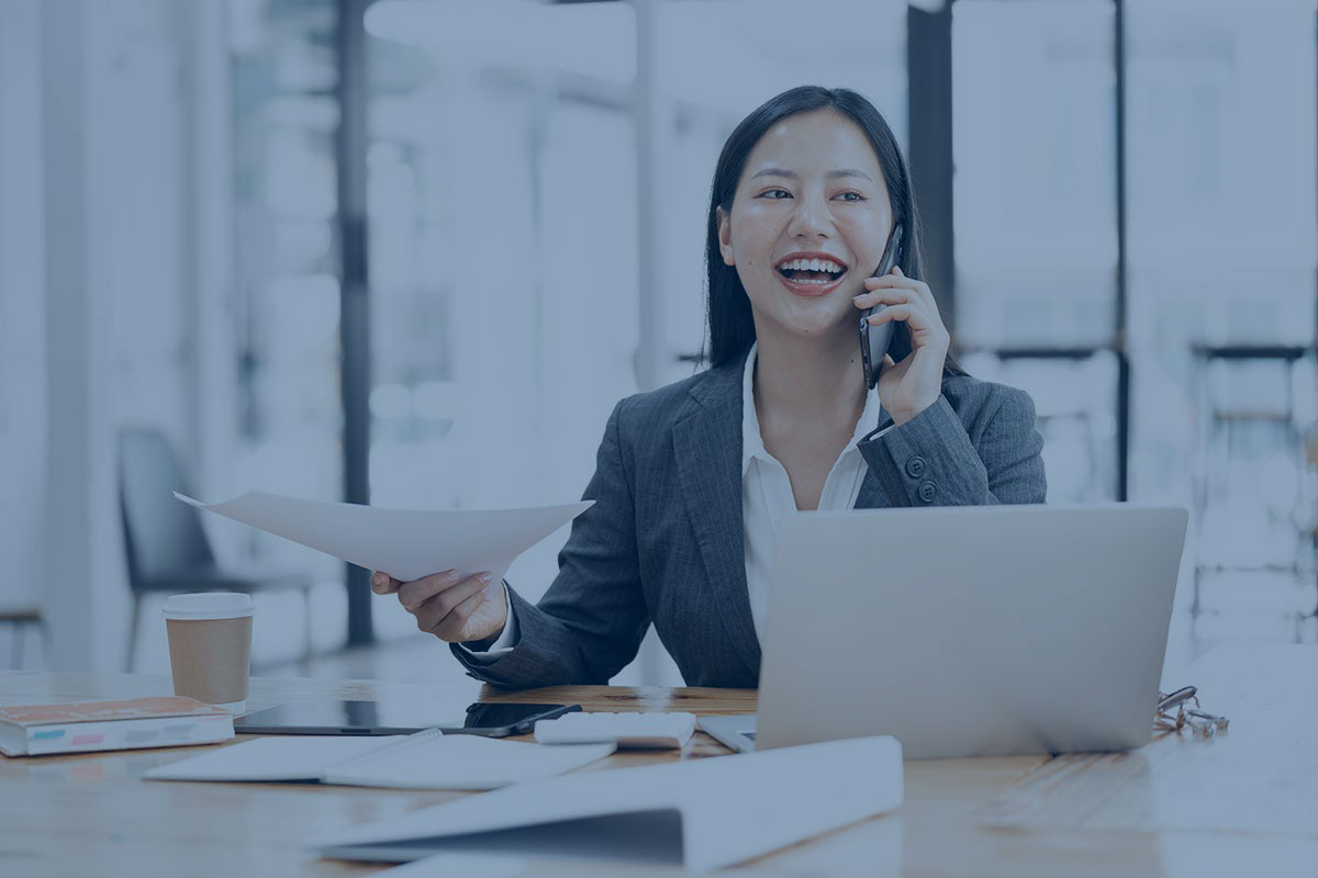 Femme en reconversion gestionnaire de paie.