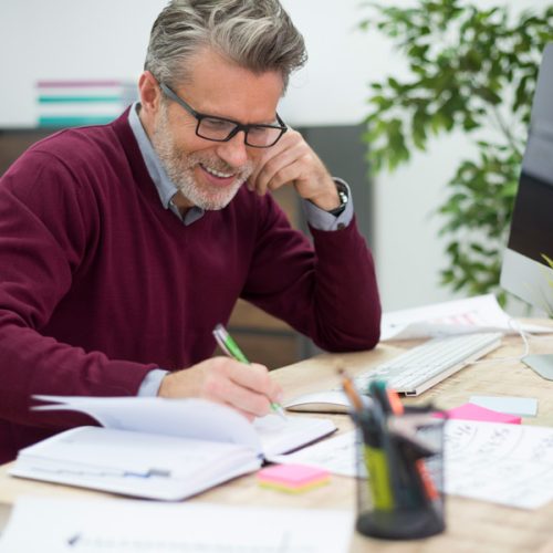 Salarié en entreprise suivant sa formation comptabilité ENCG grâce au financement pdc