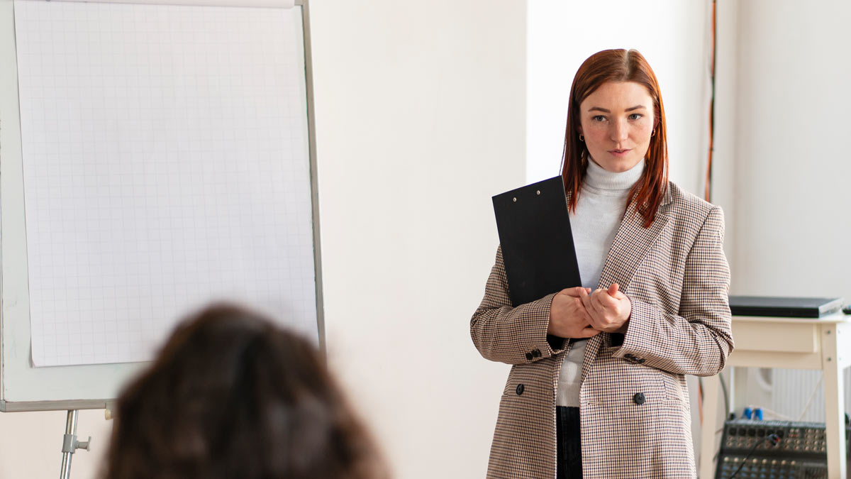 Étudiante en train de passer ses rattrapages bts cg