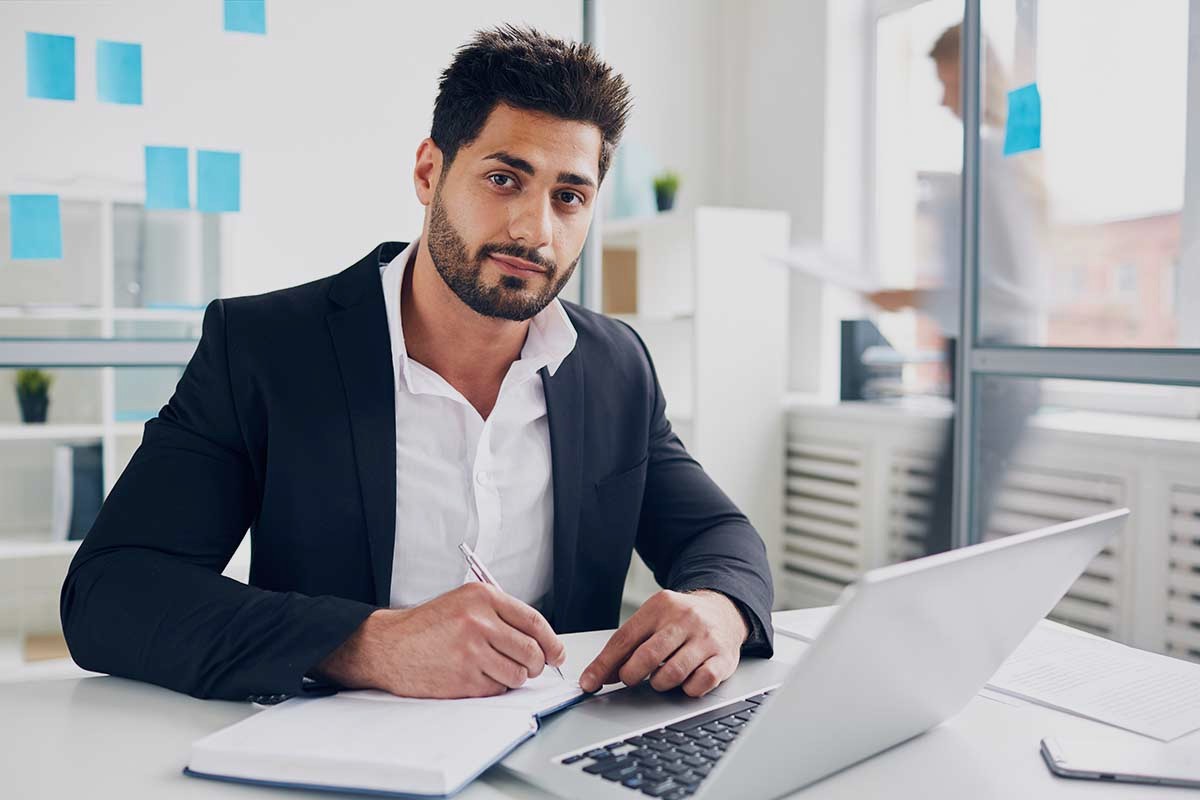 Un gestionnaire de paie qui a écrit une lettre de motivation.