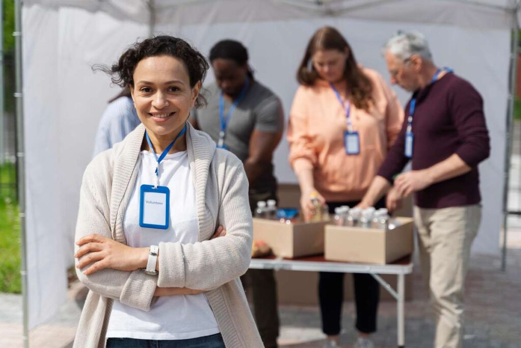 Femme expert-comptable en association humanitaire