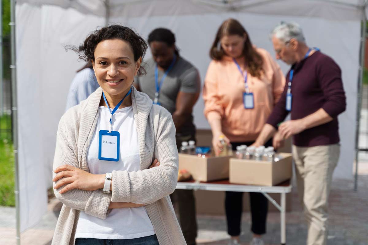 Femme expert-comptable en association humanitaire
