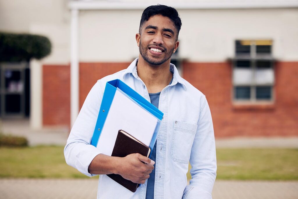 Un étudiant essaye de trouver un stage DSCG.