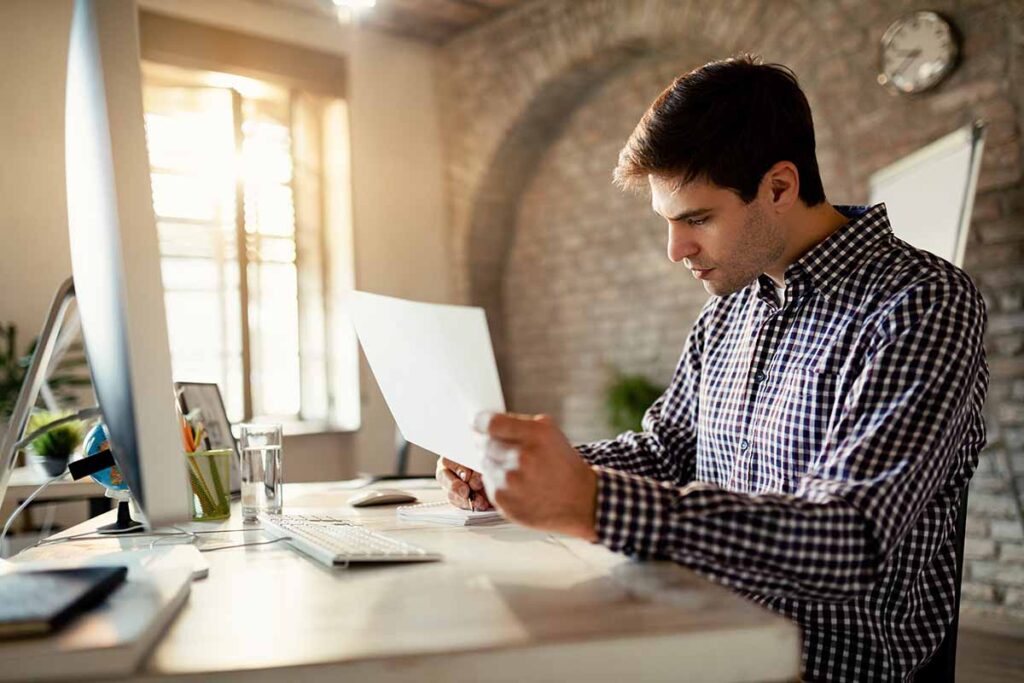 Un alternant qui cherche une entreprise qui recrute en comptabilité.