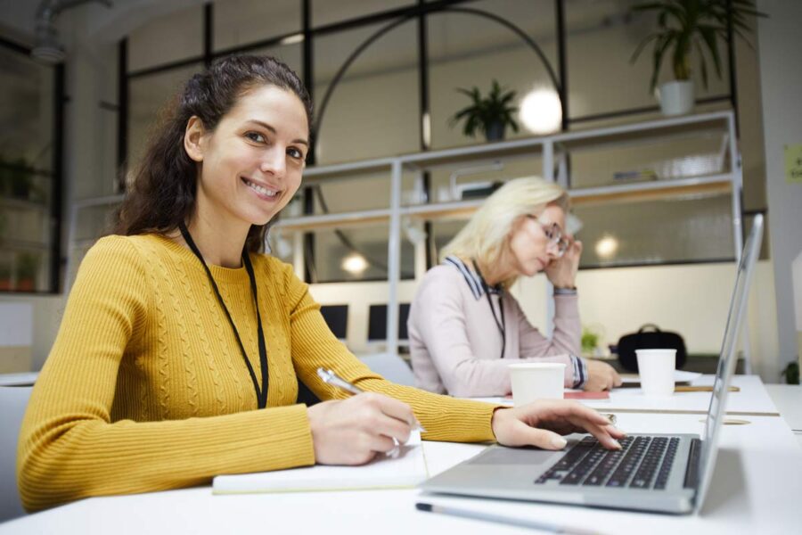 Apprenante qui reprend ses études avec une alternance comptabilité sans bac